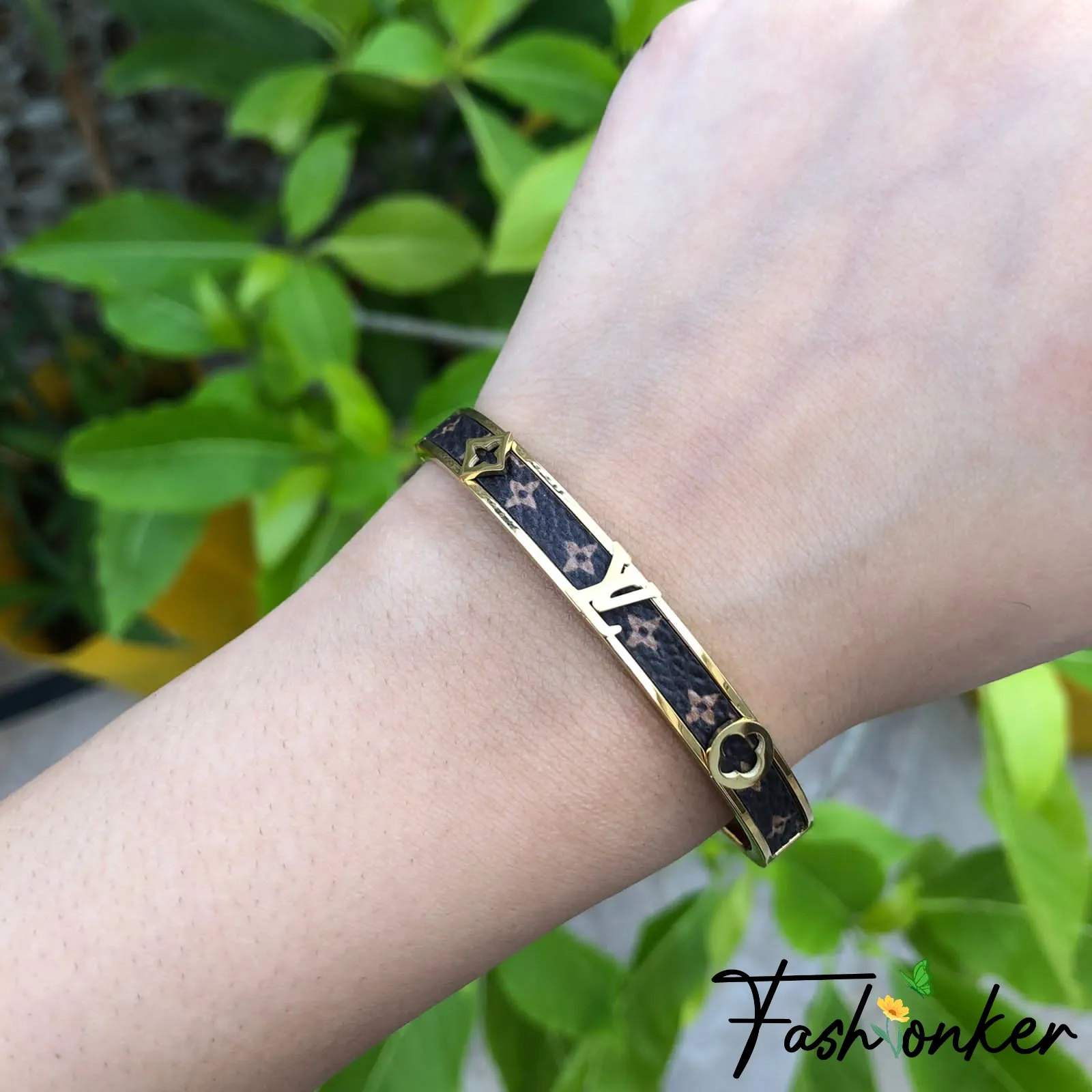 Best Price LV Charms Bangle